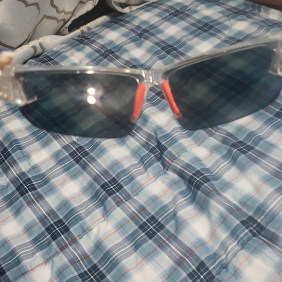 Mens red tint sunglasses - Picture 3 of 6